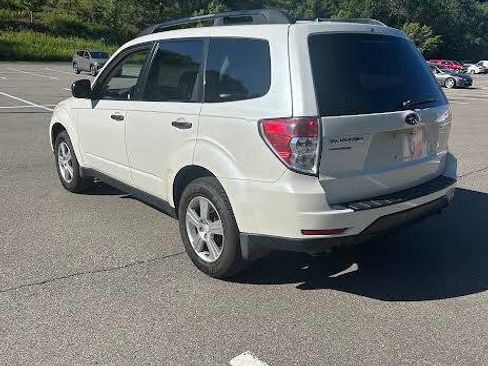 Used 2011 Subaru Forester 2.5X AWD/4WD image 4