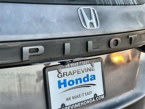 Certified 2024 Honda Pilot Touring image 8
