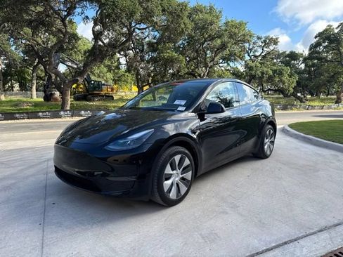 Used 2023 Tesla Model Y Long Range AWD/4WD image 1