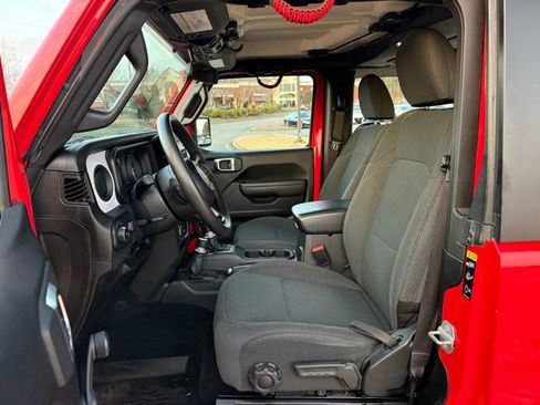 Used 2024 Jeep Wrangler Sport image 13