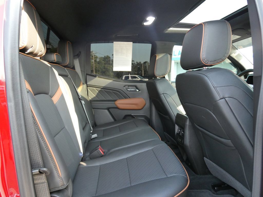 Used 2026 GMC Canyon AT4 w/ Technology Plus Package AWD/4WD image 16