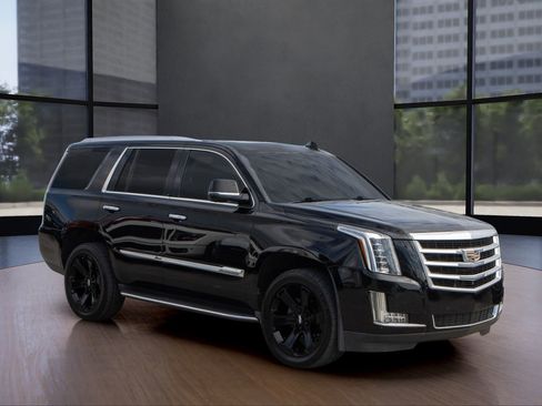 Used 2016 Cadillac Escalade Luxury image 6