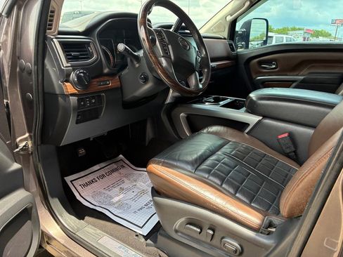 Used 2017 Nissan Titan Platinum Reserve AWD/4WD image 28