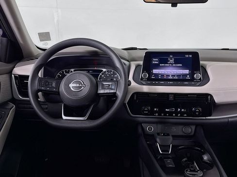 Used 2022 Nissan Rogue SV image 13