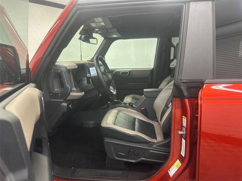 Used 2024 Ford Bronco Wildtrak image 9