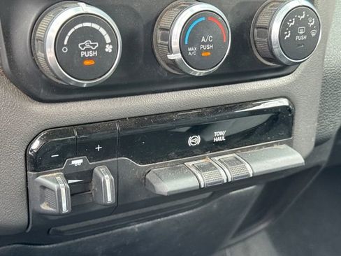 Used 2019 RAM 2500 Big Horn image 28