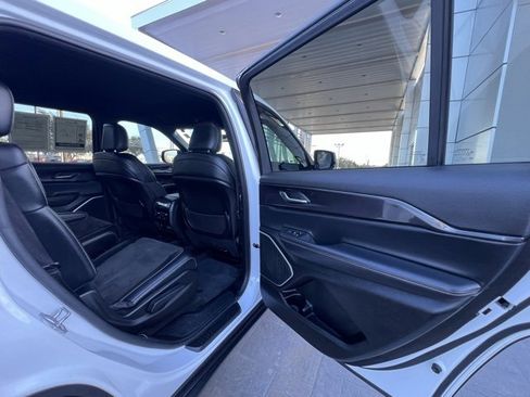 Used 2021 Jeep Grand Cherokee L Laredo image 22