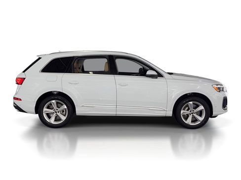 Certified 2025 Audi Q7 3.0T Premium w/ Convenience Package AWD/4WD image 8