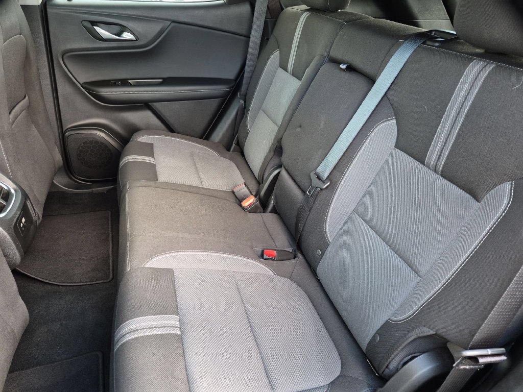 Used 2025 Chevrolet Blazer LT FWD image 25