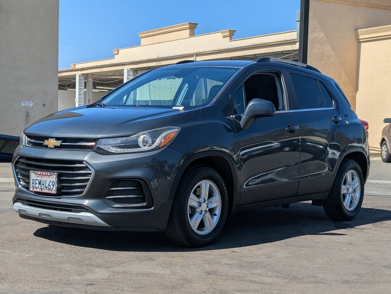 Used 2018 Chevrolet Trax LT w/ LPO, Cargo Package FWD image 11