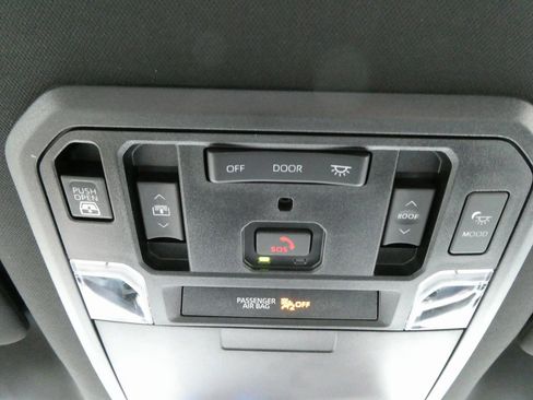 Used 2022 Toyota Tundra Platinum image 38