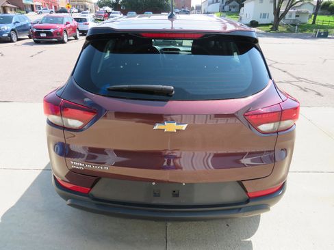 Used 2023 Chevrolet TrailBlazer LS AWD/4WD image 9