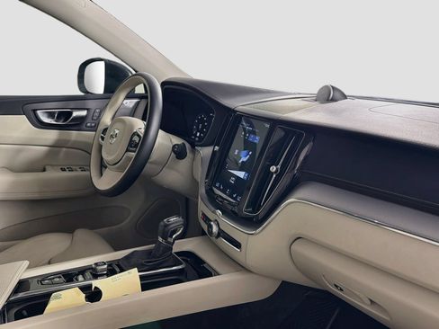 Used 2019 Volvo XC60 T5 Inscription w/ Protection Package FWD image 32