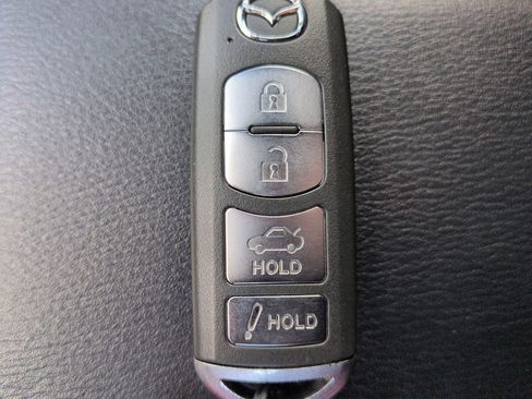 Used 2016 MAZDA MX-5 Miata Sport image 25