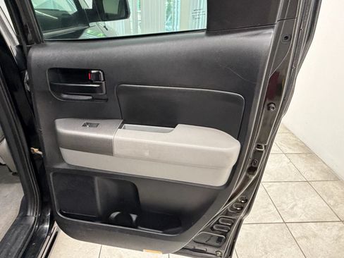 Used 2010 Toyota Tundra 4x4 Double Cab image 18