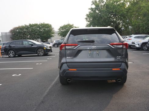 Used 2019 Toyota RAV4 XLE w/ All Weather Liner Package AWD/4WD image 4