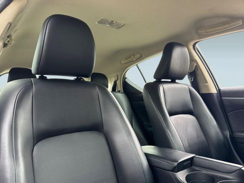 Used 2016 Lexus CT 200h w/ Seat Comfort Package FWD image 29