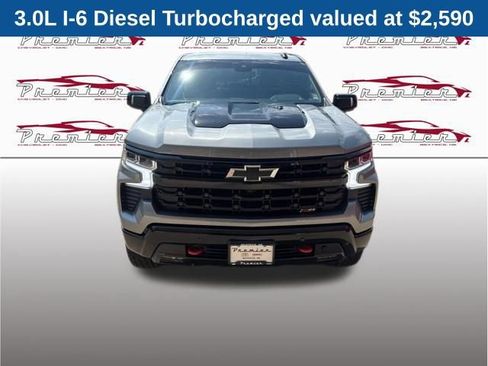 Used 2024 Chevrolet Silverado 1500 LT Trail Boss w/ LT Trail Boss Premium Package AWD/4WD image 4