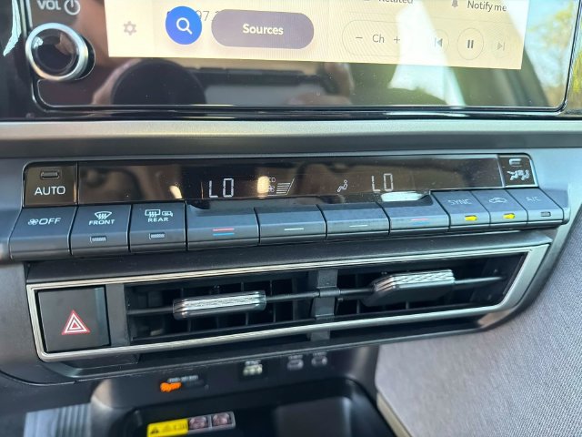 Used 2025 Toyota Camry LE w/ Convenience Package FWD image 22