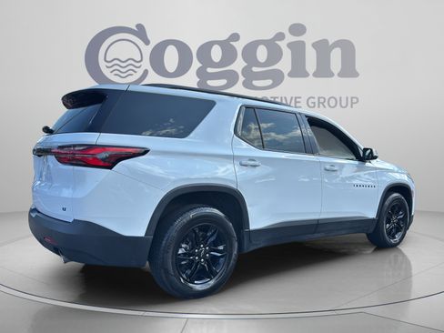 Used 2022 Chevrolet Traverse LT FWD image 5