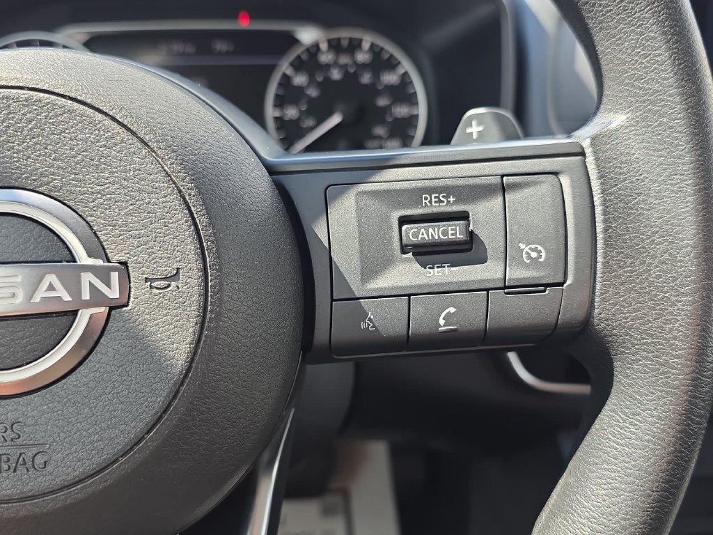 Used 2024 Nissan Rogue S AWD/4WD image 17