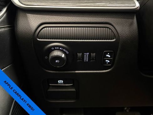 Used 2022 Jeep Wagoneer Series II w/ Premium Group I AWD/4WD image 13