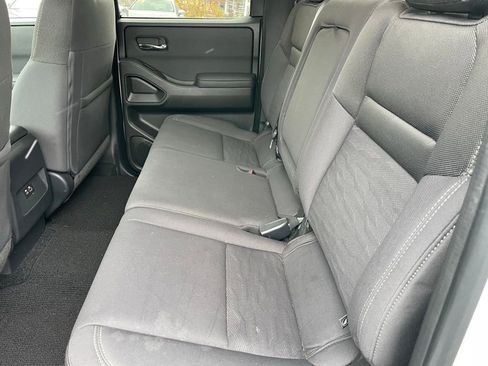 Certified 2022 Nissan Frontier SV image 8