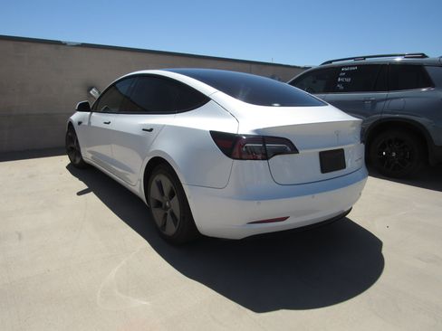 Used 2022 Tesla Model 3 Long Range AWD/4WD image 4
