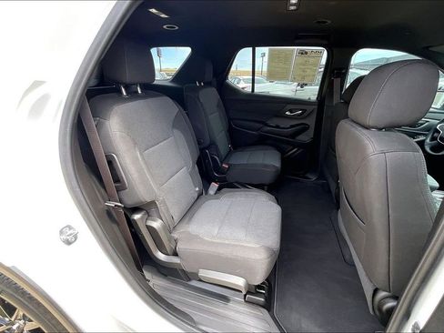 Used 2023 Chevrolet Traverse LT FWD image 27