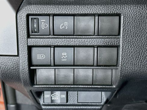 Used 2025 Toyota Tacoma TRD Sport AWD/4WD image 17
