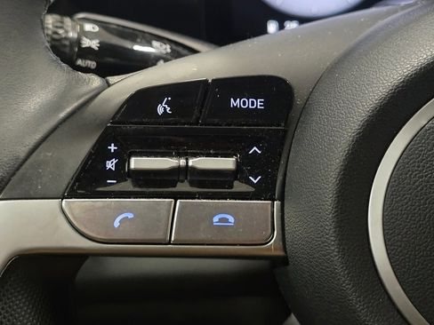 Used 2023 Hyundai Elantra SEL w/ Convenience Package image 32