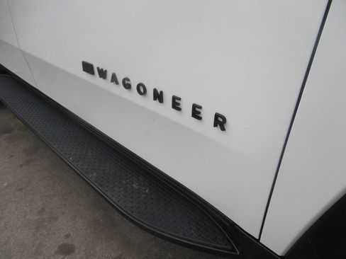 Used 2024 Jeep Wagoneer Series II AWD/4WD image 5