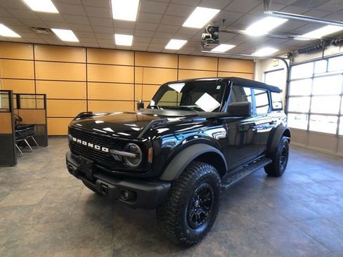 Used 2023 Ford Bronco Wildtrak image 3