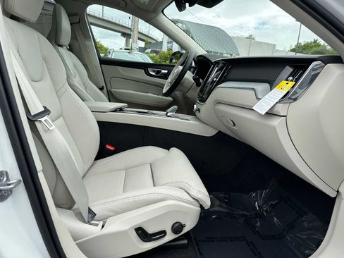 New 2025 Volvo XC60 B5 Ultra w/ Protection Package Premier image 10