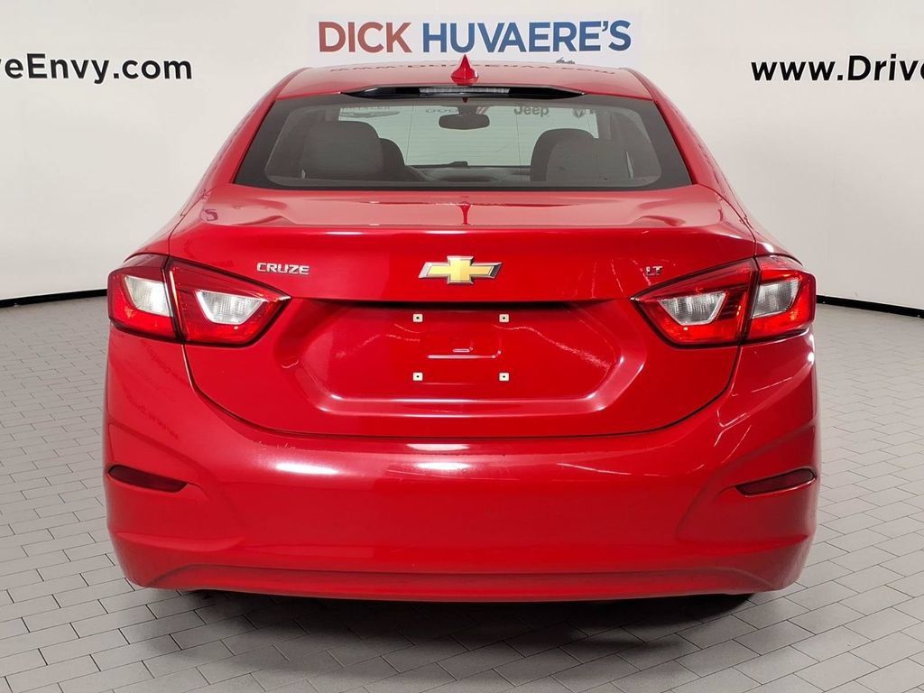 Used 2018 Chevrolet Cruze LT w/ LT Fleet Convenience Package FWD image 5