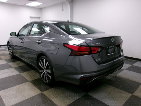 Used 2021 Nissan Altima 2.0 SR image 2