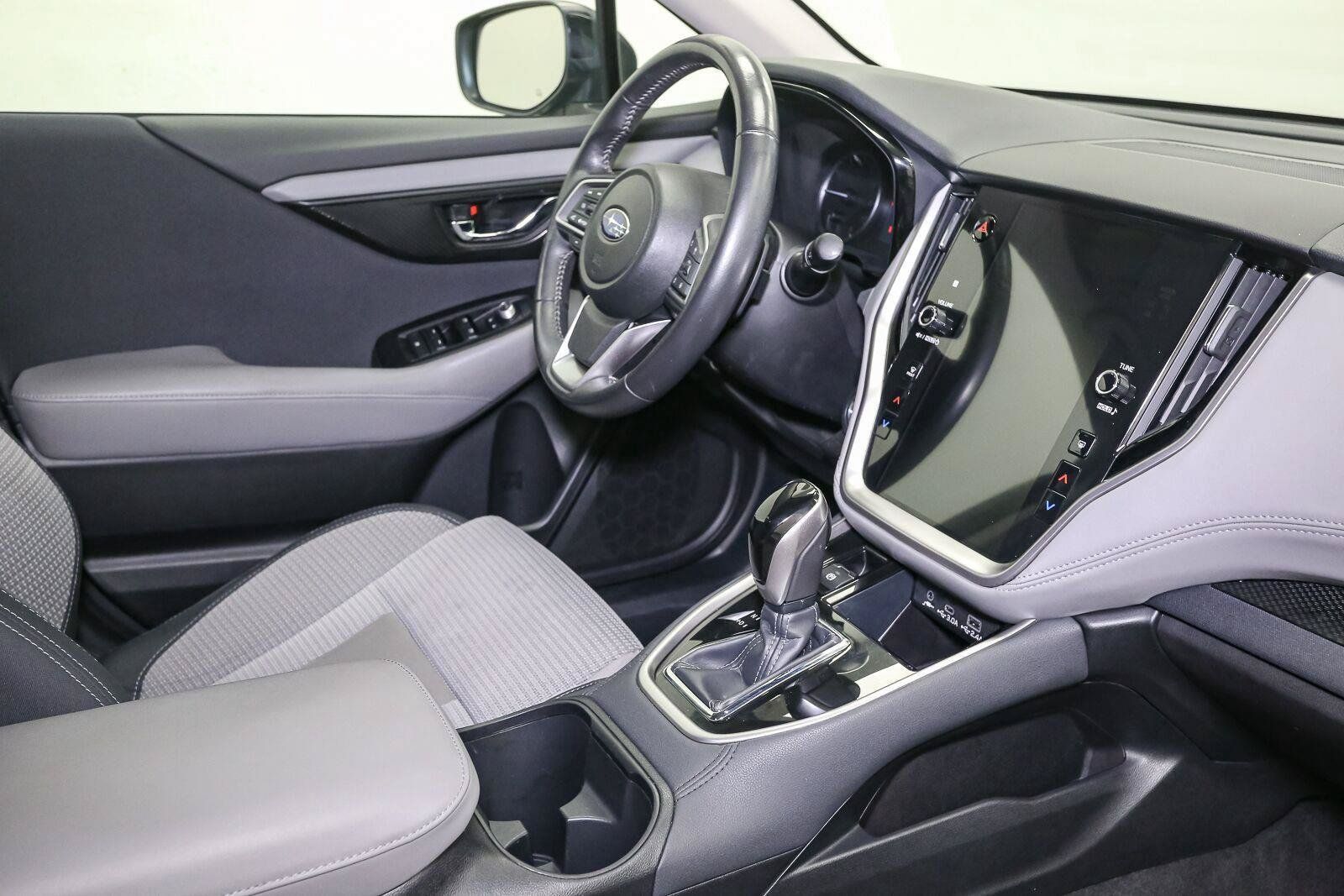 Used 2024 Subaru Outback Premium AWD/4WD image 19