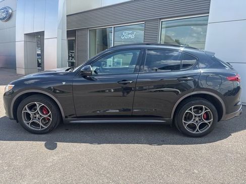 Used 2022 Alfa Romeo Stelvio Ti AWD/4WD image 9