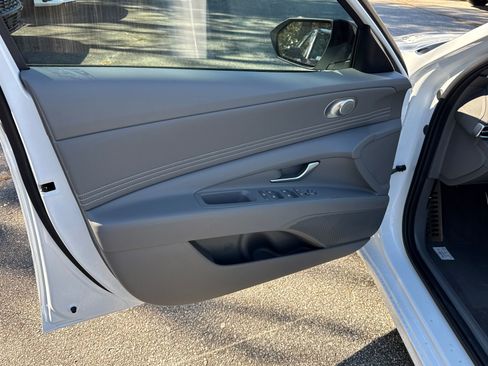 New 2026 Hyundai Elantra SEL Sport Premium FWD image 11