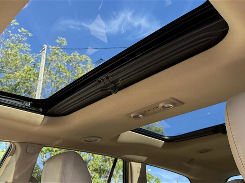 Used 2010 Buick Enclave CXL FWD image 15