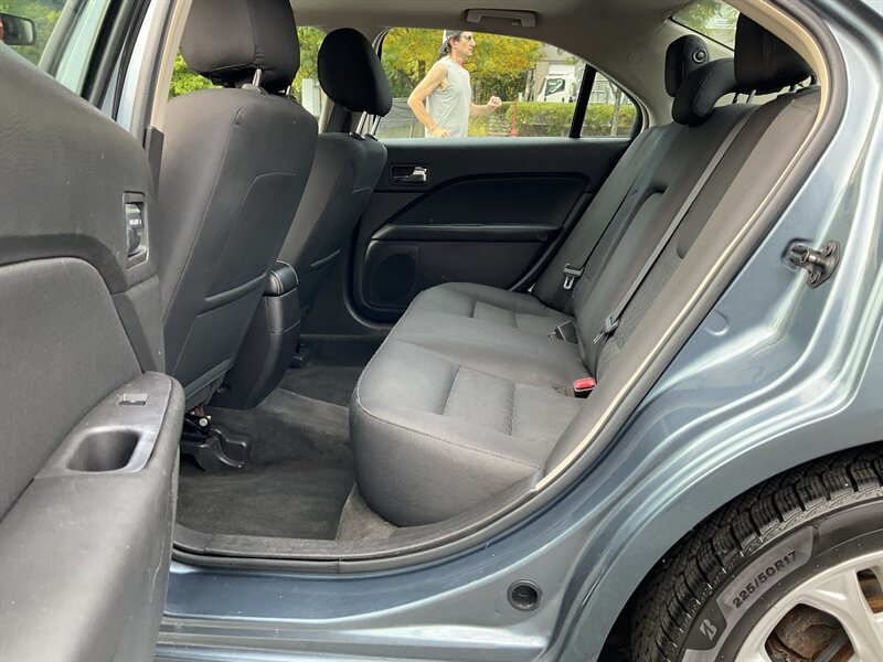 Used 2012 Ford Fusion SE FWD image 11