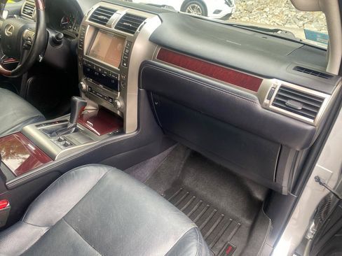 Used 2019 Lexus GX 460 Premium AWD/4WD image 28