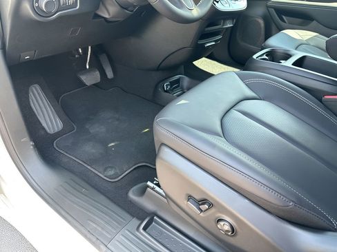 New 2026 Chrysler Voyager LX FWD image 41