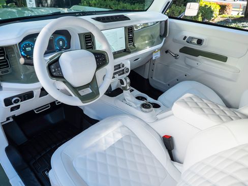 Used 2025 Ford Bronco Badlands AWD/4WD image 23