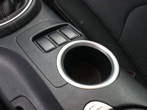 Used 2016 Nissan 370Z w/ Sport Package image 21