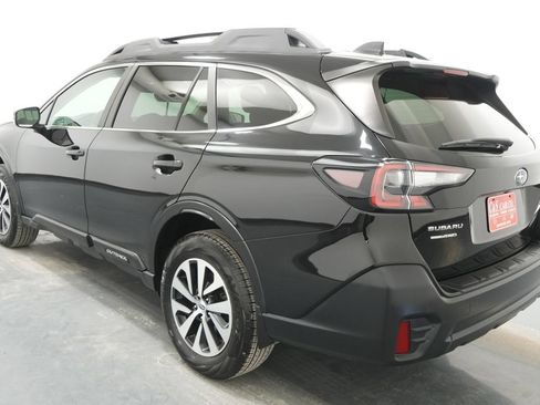 Used 2021 Subaru Outback Premium AWD/4WD image 5