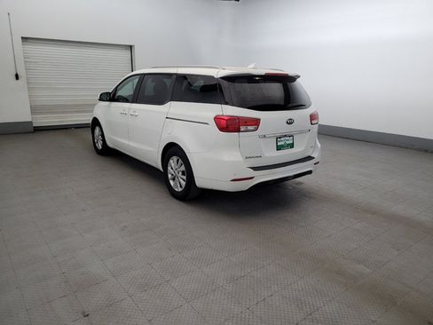 Used 2017 Kia Sedona LX w/ LX Essentials Premium Package FWD image 5