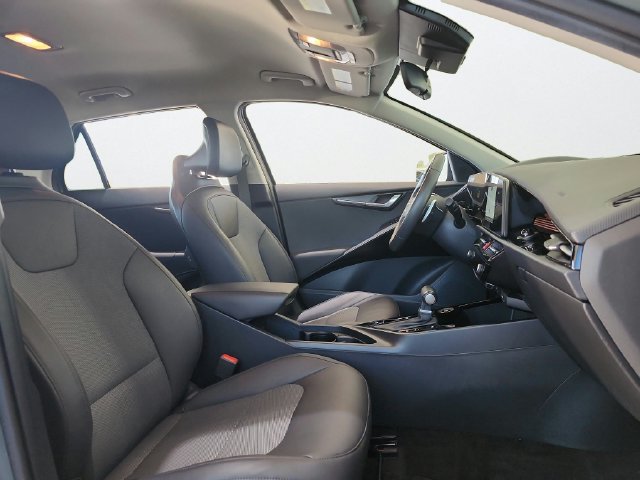 Certified 2024 Kia Niro EX FWD image 24