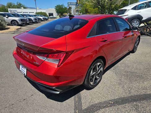 Used 2021 Hyundai Elantra Limited FWD image 5