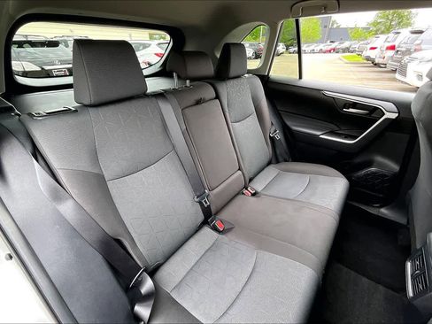 Used 2025 Toyota RAV4 XLE image 18